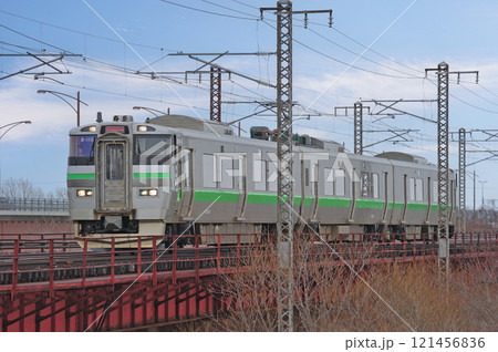 函館本線 豊幌ー江別 JR北海道 733系 B-110編成(札幌) 函館本線 豊幌ー江別 JR北海道 733系 B-110編成(札幌) 121456836