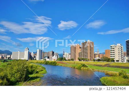 北海道 札幌市の街並み 121457404