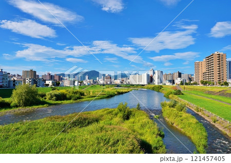 北海道 札幌市の街並み 121457405