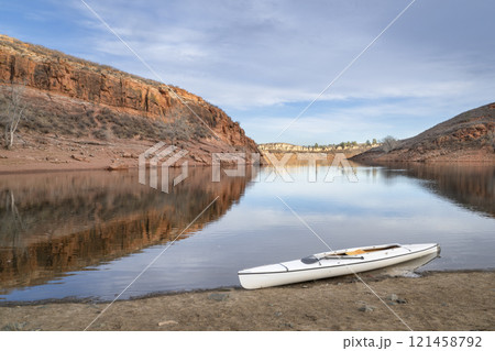 Natural healing considers the whole person-body, mind, and spirit, focusing on restoring balance and harmony, mind map infographics sketch. 121458792