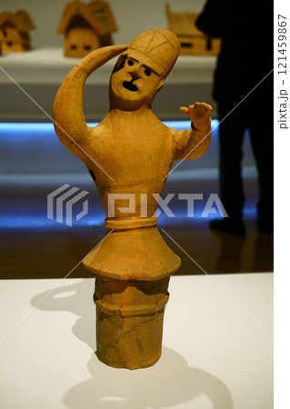 7445　埴輪　踊る人 121459867