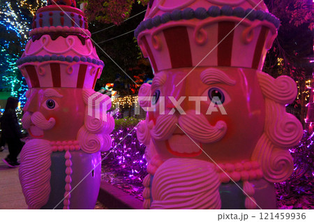 福岡県、天神「天神中央公園」のクリスマスマーケット_12 121459936