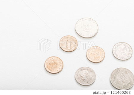 台湾元　Taiwanese yuan 121460268