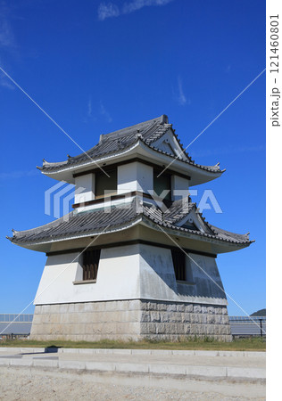 高松港、水城通りの高松港公園にあるかつての高松城の遺構「報時鐘」 高松港、水城通りの高松港公園にあるかつての高松城の遺構「報時鐘」 121460801