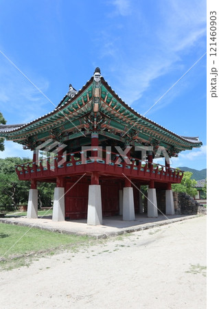 楽安邑城民俗村の高床式建築 121460903