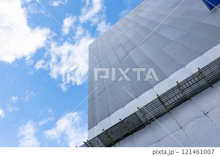 ビルの建設工事 121461007