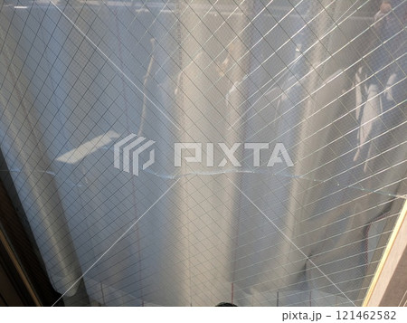 窓ガラスの熱割れ 121462582