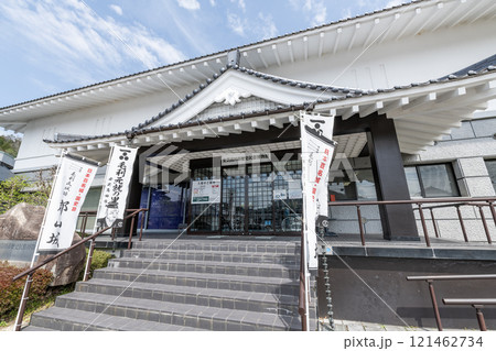 広島県安芸高田市 晴天の安芸高田市歴史民族博物館 広島県安芸高田市 晴天の安芸高田市歴史民族博物館 121462734
