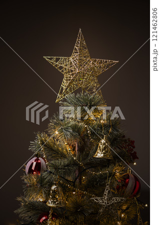 クリスマスツリーの星形トップオーナメント クリスマスツリーの星形トップオーナメント 121462806