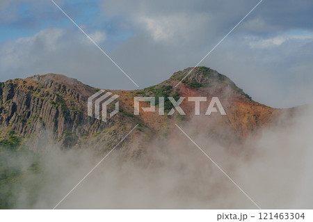 吾妻小富士山頂から見た駱駝山 吾妻小富士山頂から見た駱駝山 121463304