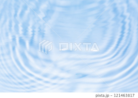 水面に広がる波紋. 水面に広がる波紋. 121463817