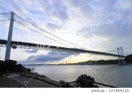 潮風を感じる関門海峡　関門橋　《福岡》 121464210
