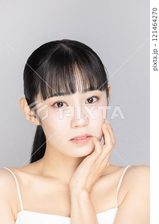 女性 スキンケアイメージ 女性 スキンケアイメージ 121464270