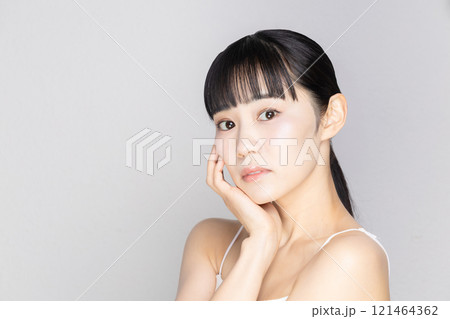 女性　スキンケアイメージ 121464362