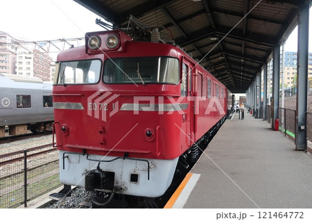 赤い機関車 赤い機関車 121464772