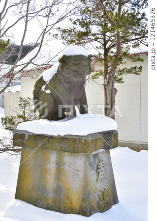 冬の北海道八雲町落部で落部八幡宮境内の風景を撮影 冬の北海道八雲町落部で落部八幡宮境内の風景を撮影 121465376
