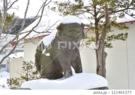 冬の北海道八雲町落部で落部八幡宮境内の風景を撮影 冬の北海道八雲町落部で落部八幡宮境内の風景を撮影 121465377
