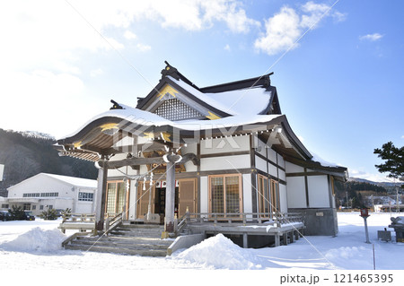 冬の北海道八雲町落部で落部八幡宮境内の風景を撮影 冬の北海道八雲町落部で落部八幡宮境内の風景を撮影 121465395