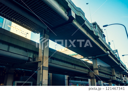 東京 首都高速東池袋料金所付近の風景 2024.11　b-3 暖色寒色強調 121467341