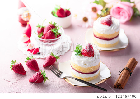 イチゴショートケーキ （ イチゴのショートケーキ ） 121467400