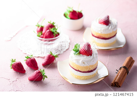 イチゴショートケーキ （ イチゴのショートケーキ ） 121467415