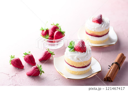 イチゴショートケーキ （ イチゴのショートケーキ ） 121467417