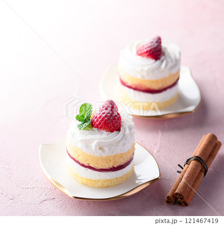イチゴショートケーキ （ イチゴのショートケーキ ） 121467419