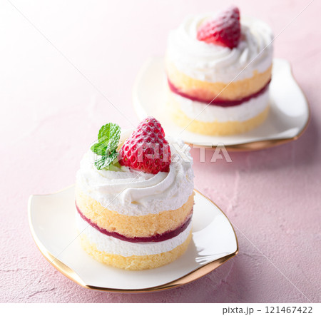 イチゴショートケーキ ( イチゴのショートケーキ ) イチゴショートケーキ ( イチゴのショートケーキ ) 121467422