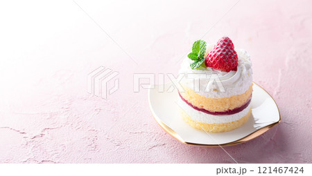 イチゴショートケーキ ( イチゴのショートケーキ ) イチゴショートケーキ ( イチゴのショートケーキ ) 121467424