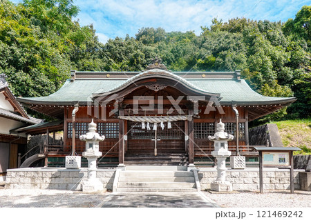三木富士こと白山山麓に鎮座する白山神社（香川県三木町） 121469242