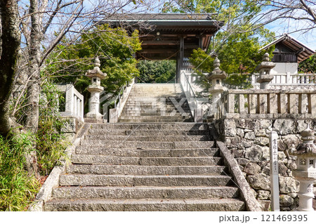 三木富士こと白山山麓に鎮座する白山神社（香川県三木町） 121469395