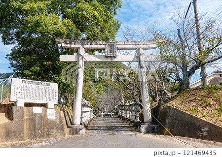 東讃岐富士こと白山山麓に鎮座する白山神社（香川県三木町） 121469435
