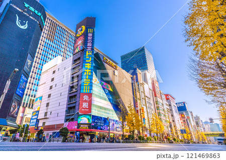 日本の東京都市景観 年の瀬。インバウンド続く…外国人観光客らで賑わう秋葉原=令和6年12月26日 日本の東京都市景観 年の瀬。インバウンド続く…外国人観光客らで賑わう秋葉原=令和6年12月26日 121469863