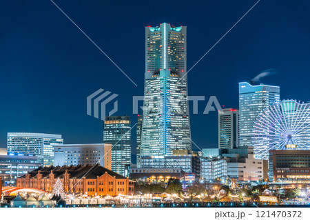 「神奈川県」大桟橋から見たみなとみらいの夜景 「神奈川県」大桟橋から見たみなとみらいの夜景 121470372