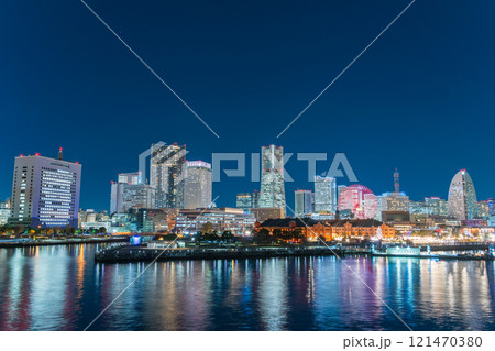 「神奈川県」大桟橋から見たみなとみらいの夜景 121470380