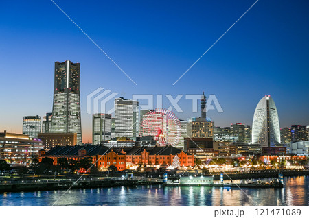 横浜みなとみらいの夜景 121471089