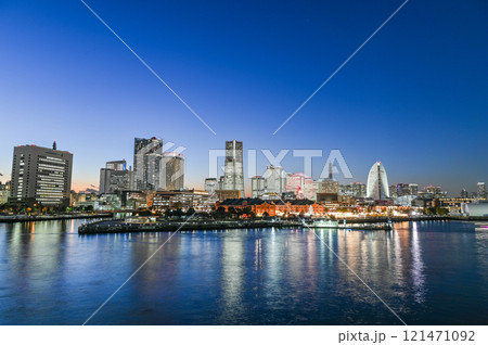 横浜みなとみらいの夜景 横浜みなとみらいの夜景 121471092