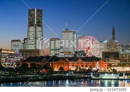 横浜みなとみらいの夜景 121471095