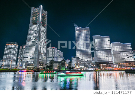 横浜みなとみらいの夜景 横浜みなとみらいの夜景 121471177