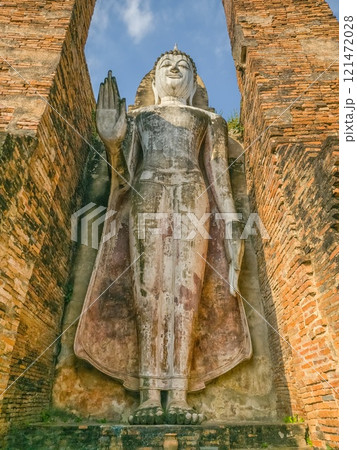 Buddha statue at Wat Mahathat Maha That temple, Sukhothai, Thailand 121472028