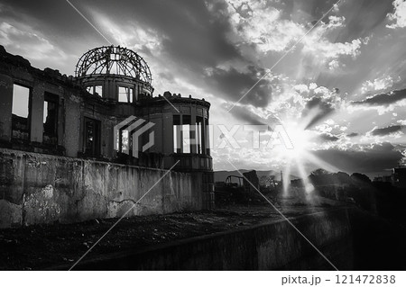 原爆ドームと沈む夕陽 原爆ドームと沈む夕陽 121472838