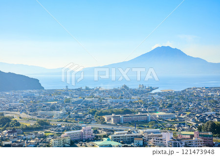 秋の高倉展望台から見た桜島と景色 鹿児島県姶良市 秋の高倉展望台から見た桜島と景色 鹿児島県姶良市 121473948