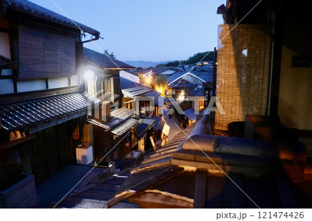 三年坂・京の坂道（京都・東山） 121474426
