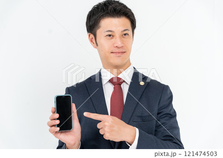 ミドル男性　弁護士　スマホ 121474503