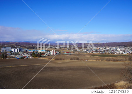 本別大坂駐車公園展望から見る本別町の町並み 121474529