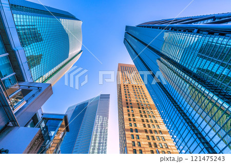日本の東京都市景観 年の瀬。汐留のオフィスビル群などを望む。新時代に希望の光＝26日 121475243