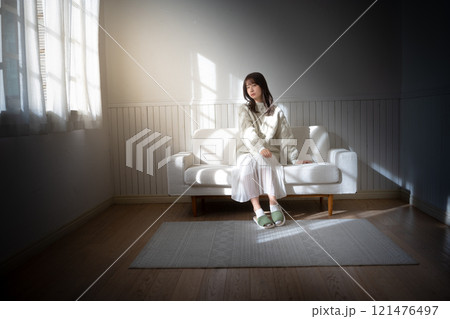 女性ポートレート 121476497