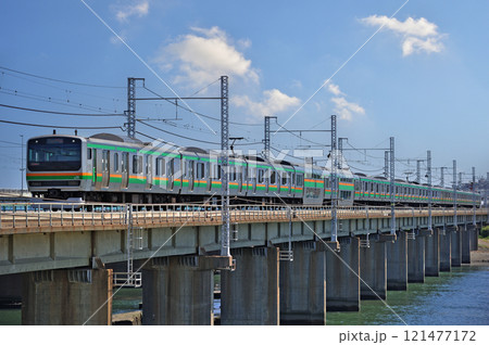 東海道本線　茅ヶ崎－平塚　JR東日本　E231系1000番台　K-17編成（国府津） 121477172