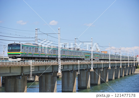 東海道本線　茅ヶ崎－平塚　JR東日本　E231系1000番台　K-30編成（国府津） 121477178