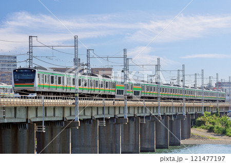 東海道本線　茅ヶ崎－平塚　JR東日本　E233系3000番台　NT13編成（田町） 121477197